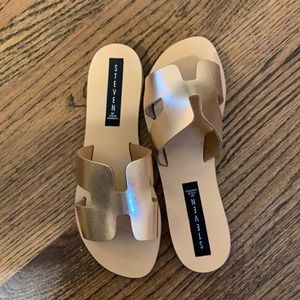 Steve Madden Greece gold sandals